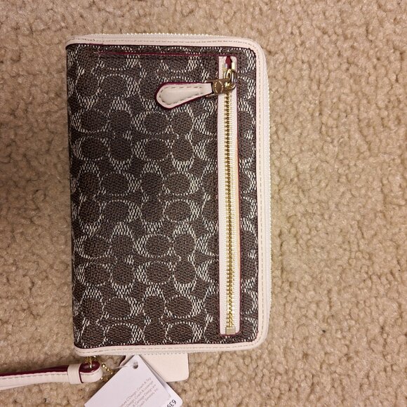 Authentic Coach Small Zip Around Wallet - Picture 3 of 5